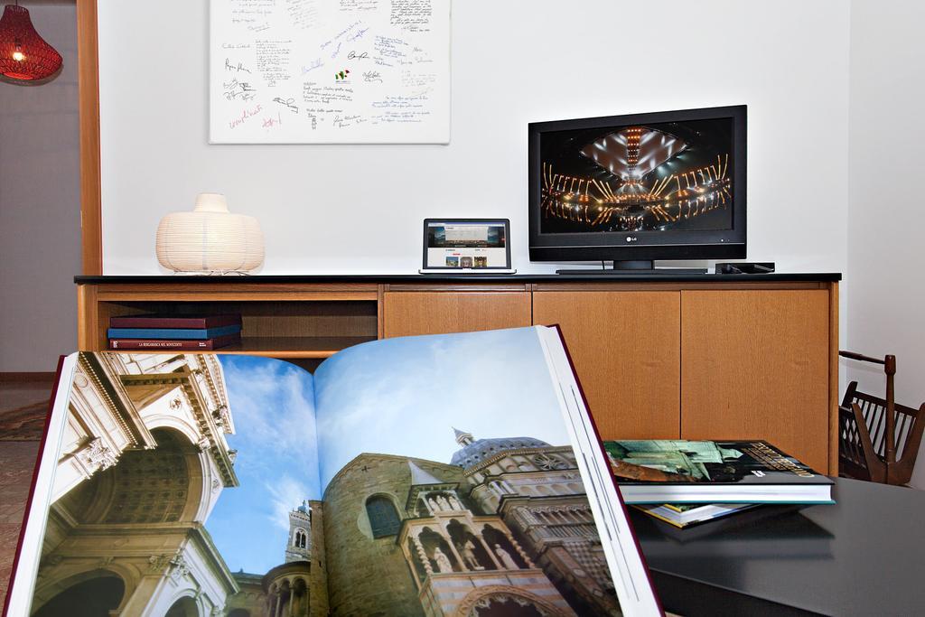 D&D House Apartman Bergamo Szoba fotó